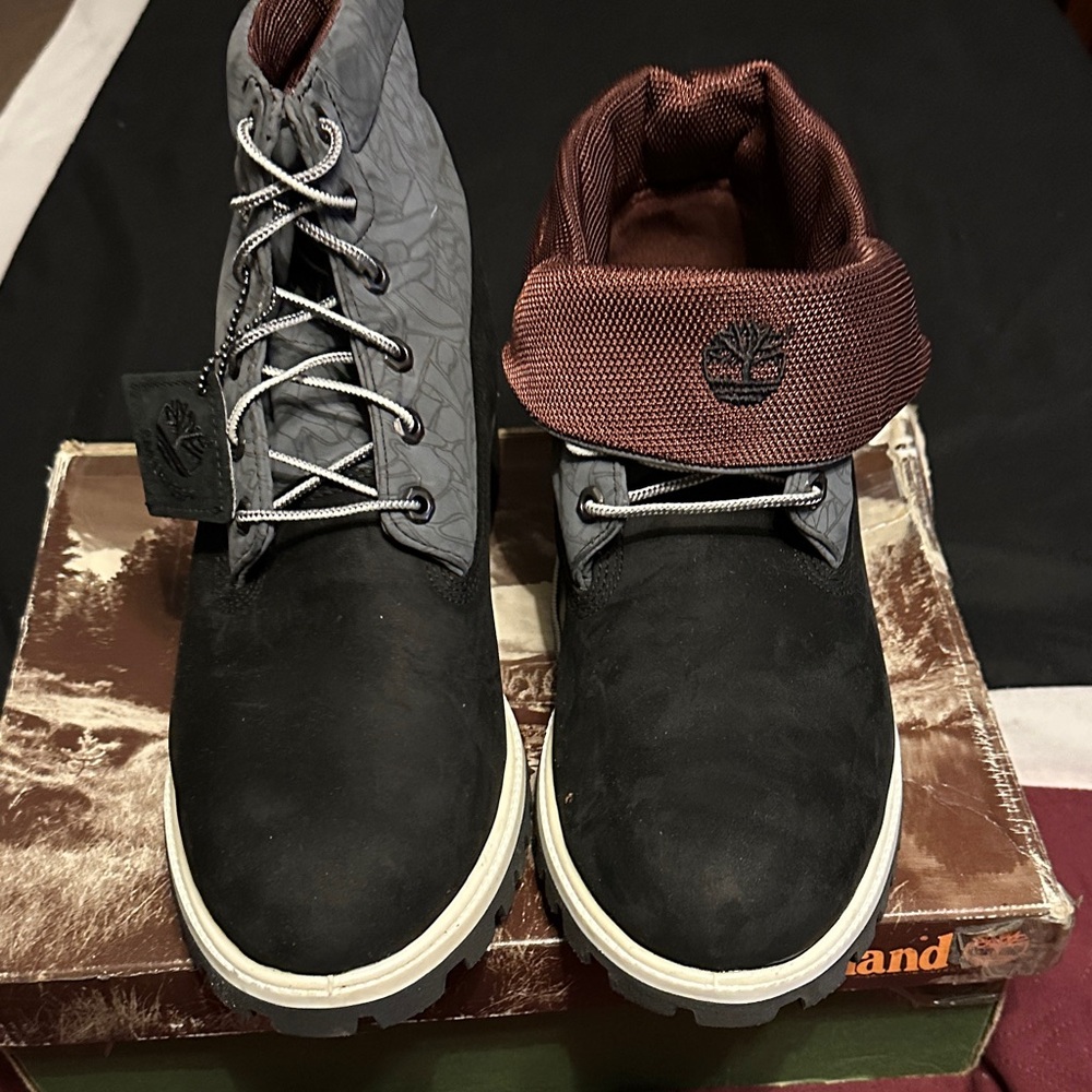 Timberland Men's Two-Tone Black and Gray Boots